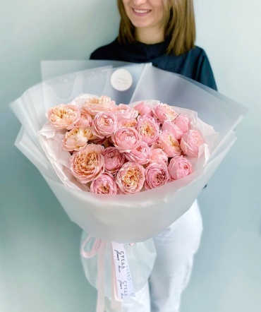 СРЕДА flowers моно-букет с открыткой кустовая пионовидная роза 9 шт 45 см