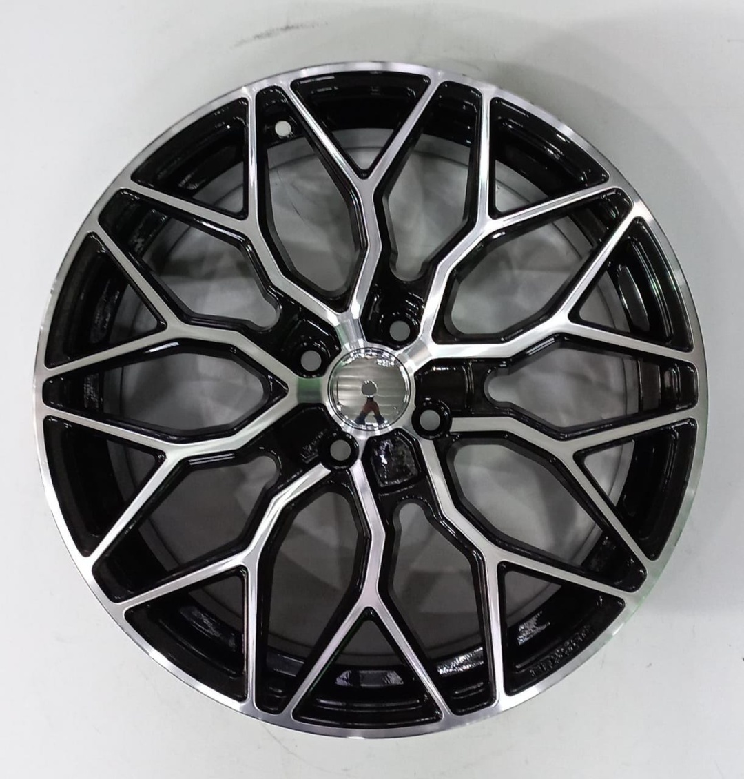 Vossen R 1701 7.5x17/4x100 D67.1 ET34 черный, серебристый