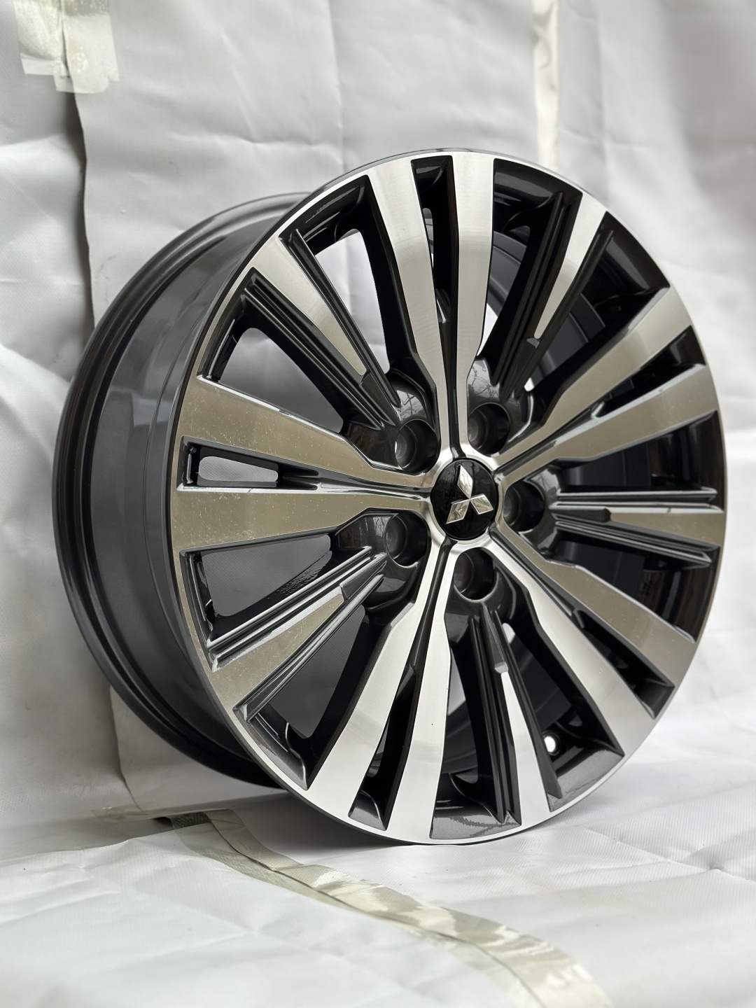 Replica 0083 7x18/5x114.3 D67.1 ET37 серый, серебристый