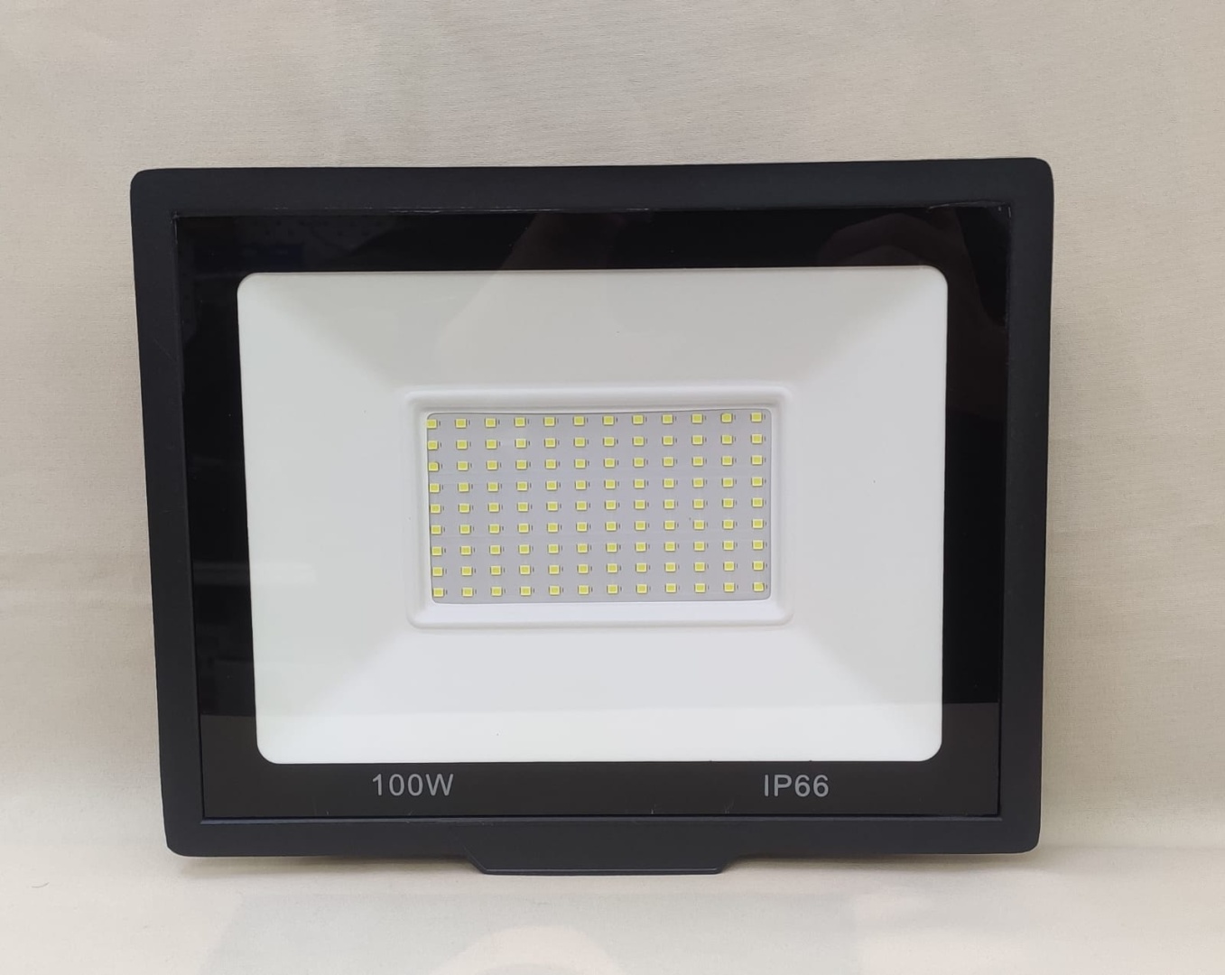 Прожектор на дуге крепления Floodlight 100 Вт, холодный белый
