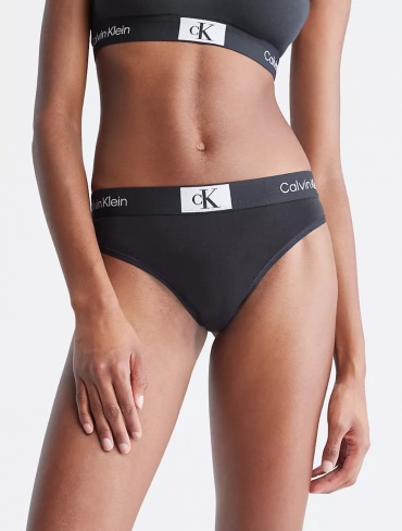 Танга Calvin Klein черный