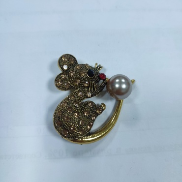 Брошь Fashion Jewelry бижутерный сплав, стразы