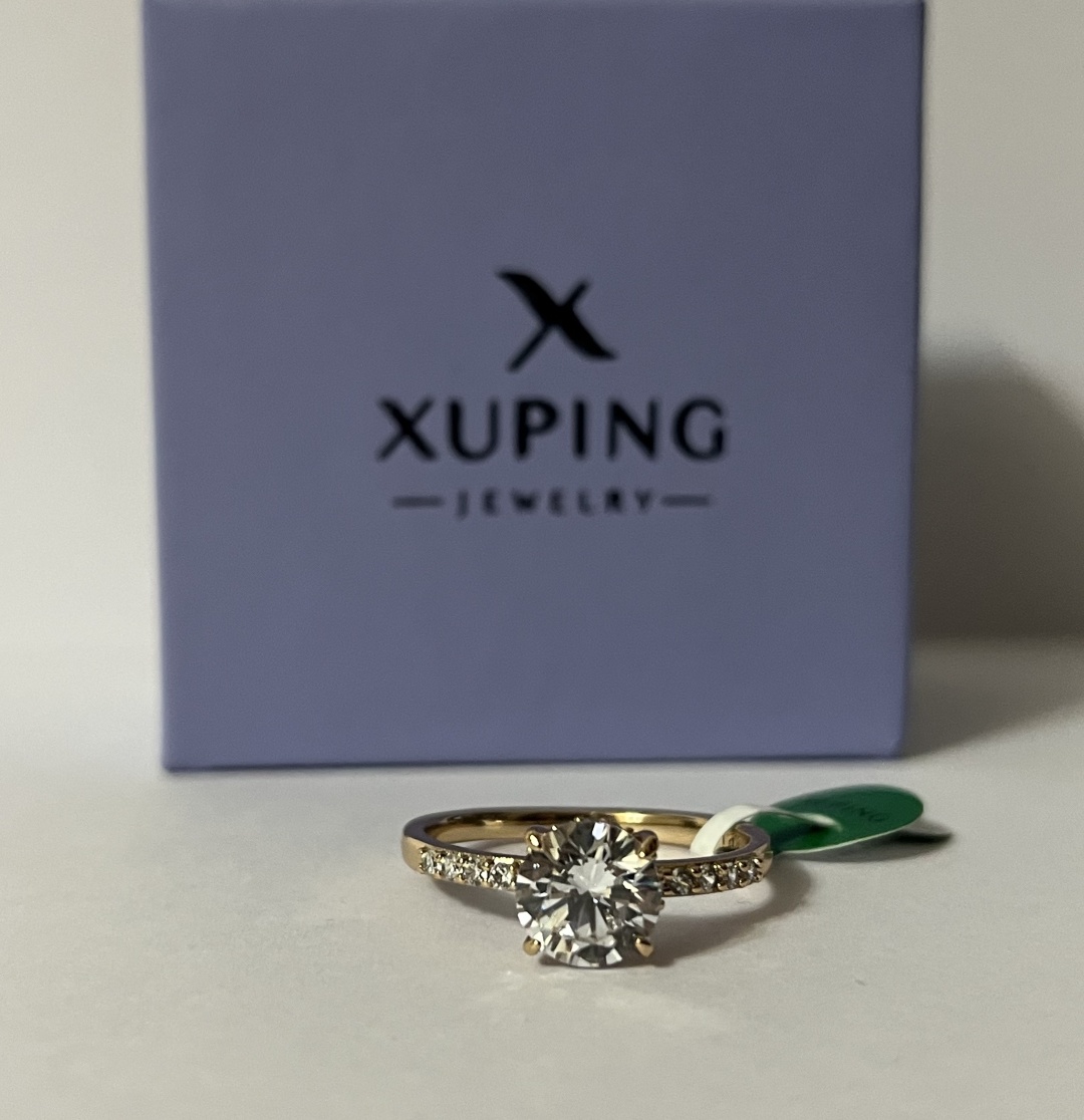 Кольцо Xuping Jewelry размер 18 медицинское золото, фианит