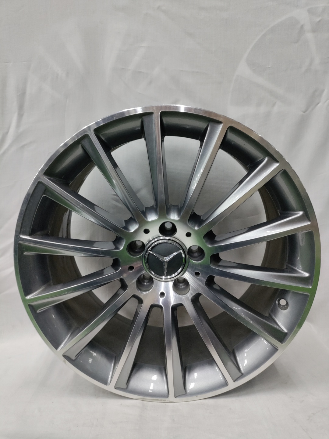 LKN Lkn822 8.5/9.5x19/5x112 D66.5 ET38.43 графит, серебристый