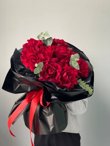 Talan flowers моно-букет с открыткой роза, эвкалипт 11 шт 60 см