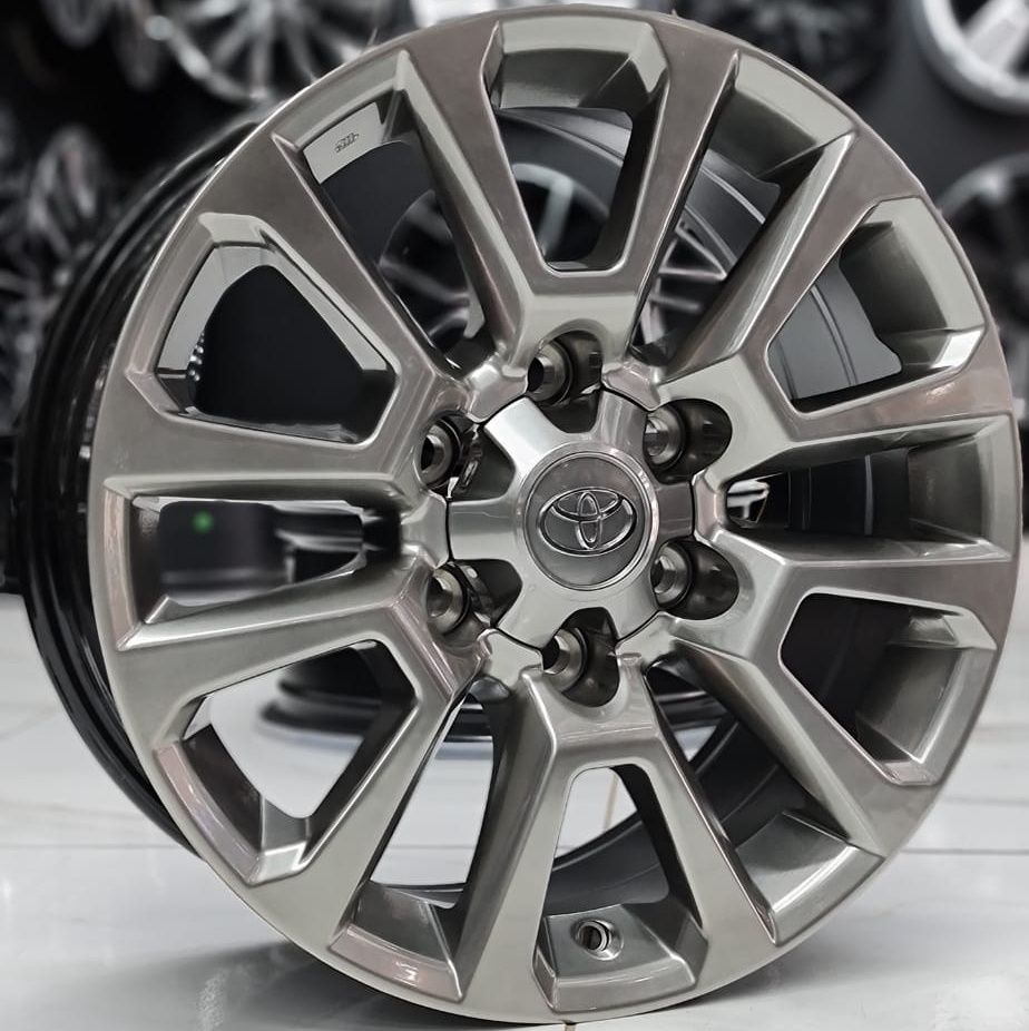 Replica 1072 HB 7.5x18/6x139.7 D106.1 ET25 серебристый