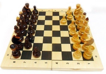 Шахматы Десятое Королевство дерево 41x41 см