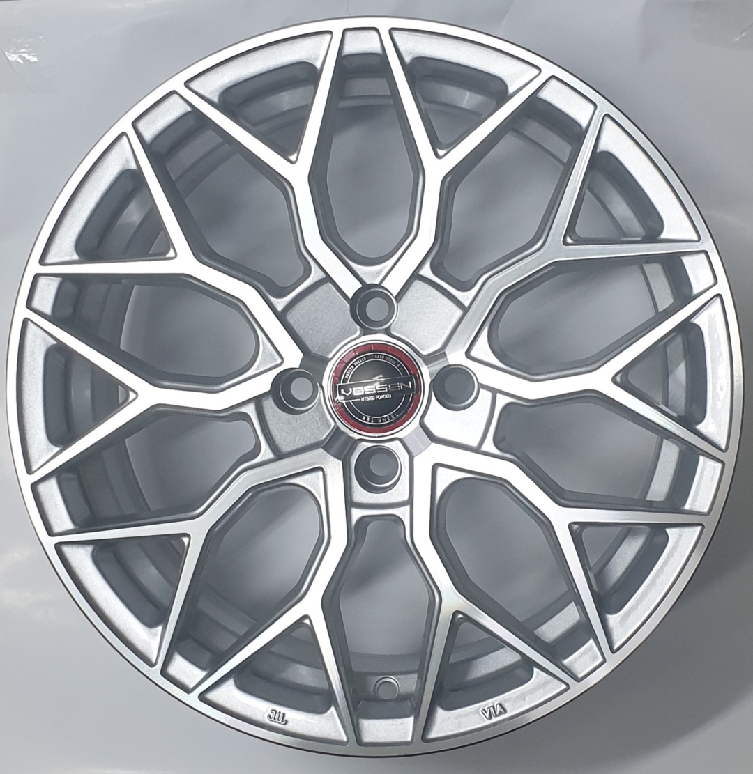 Vossen J080 7x16/4x100 D67.1 ET35 серебристый