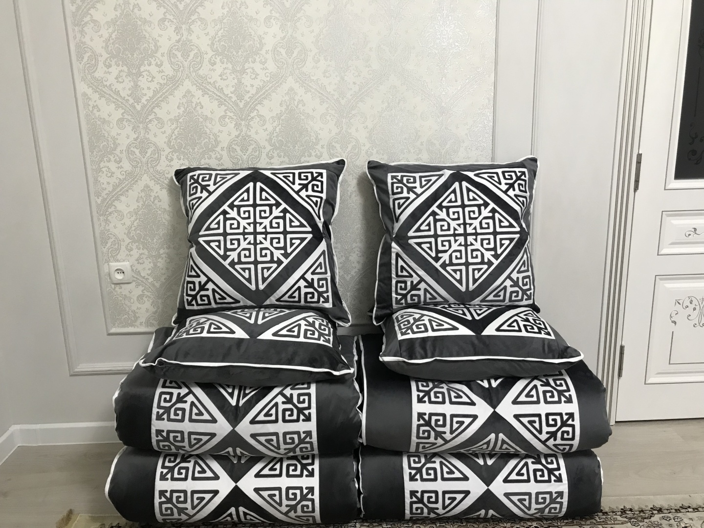 Комплект корпе с подушками 220x80 см, вата, серый