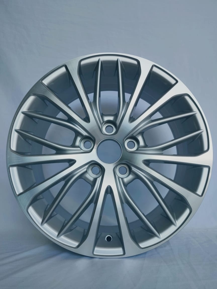 RS 372 7.5x17/5x114.3 D60.1 ET45 серебристый