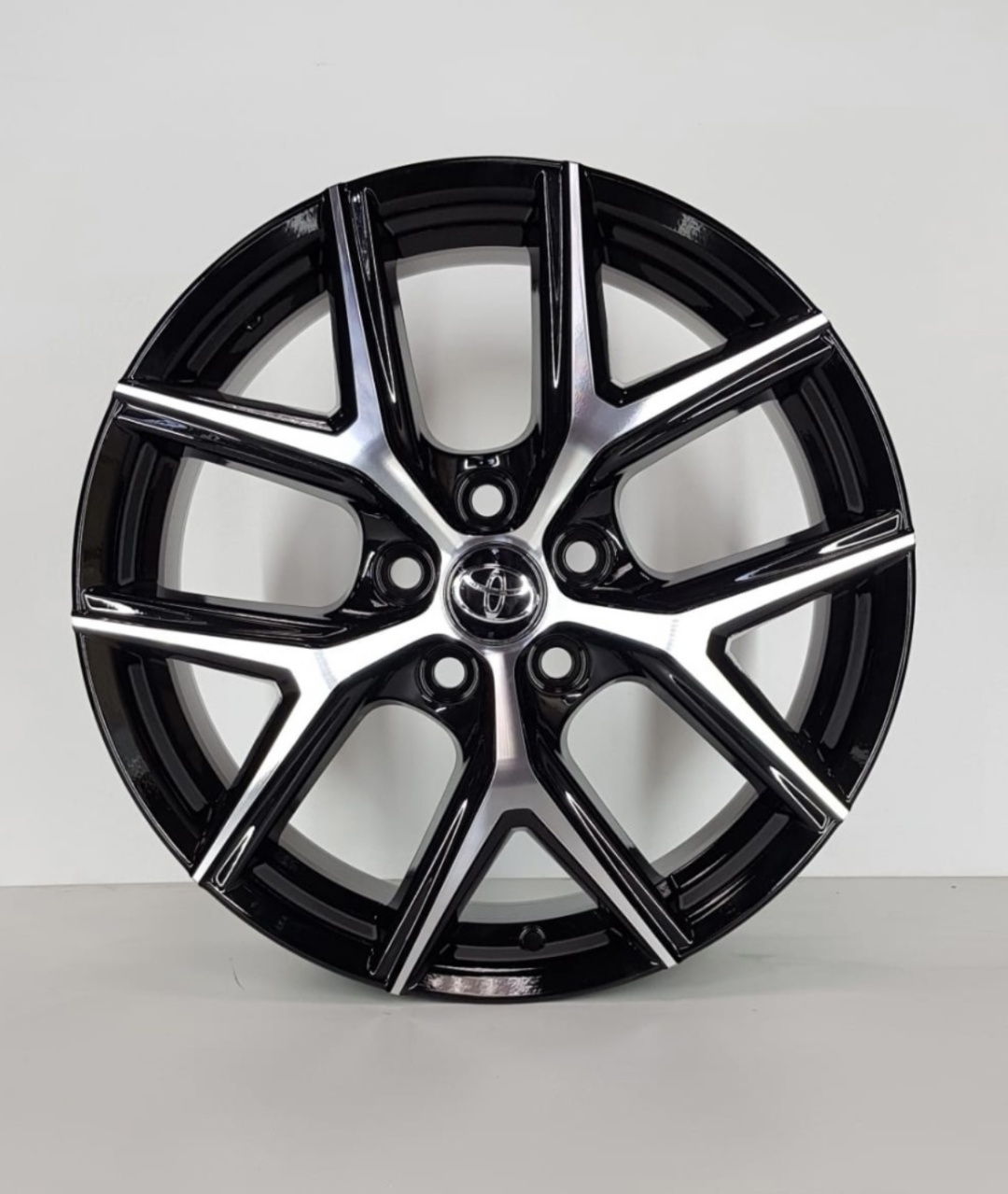 AC 3544 7.5x18/5x114.3 D60.1 ET45 черный, серебристый
