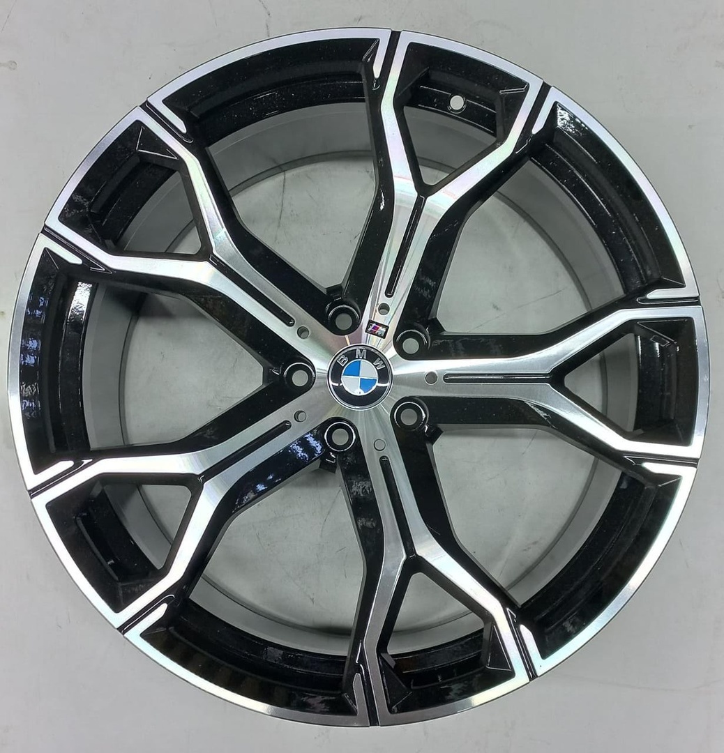 Wheels 1538 9/10.5x21/5x112 D66.6 ET37 черный, серебристый