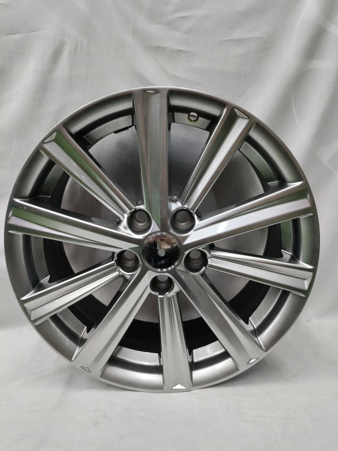 LKN Lkn5891 7x17/5x114.3 D60.1 ET45 графит