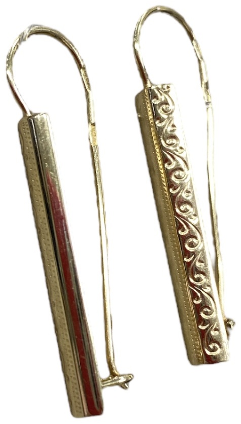 Серьги Diamant 53-120-00245-1 вес 1.94 г золото, без вставок