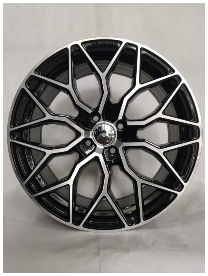 Vossen HF2 7x16/4x100 D67.1 ET35 черный, серебристый