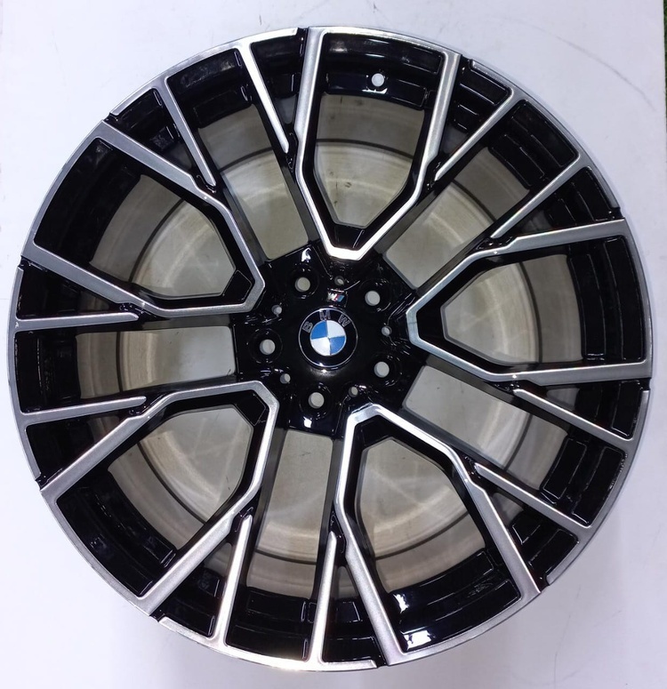 Kipardo 9776 9/10.5x20/5x120 D74.1 ET35 черный, серебристый