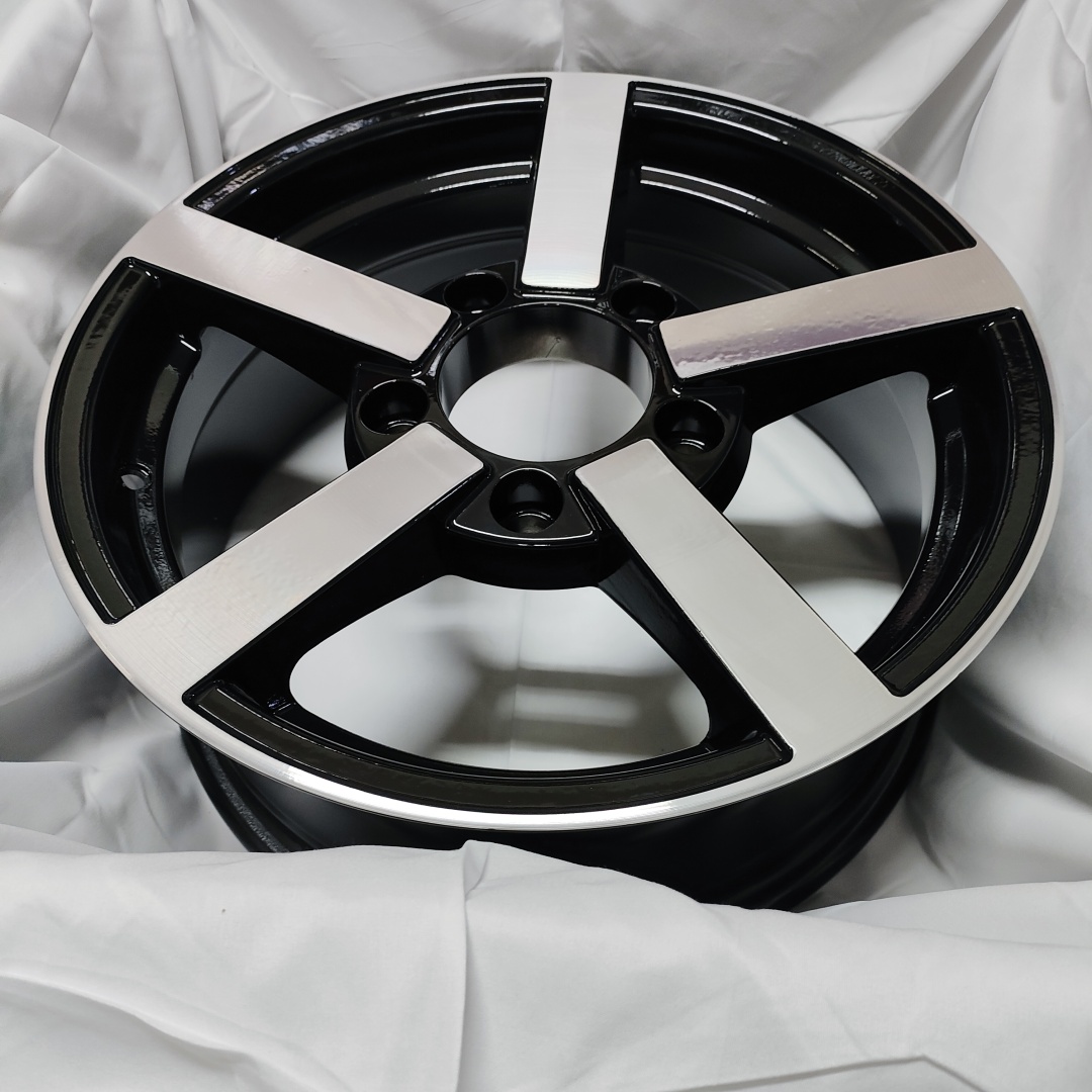Chevrolet Niva-16 6.5x16/5x139.7 D98.6 ET35 4 диска черный, серебристый