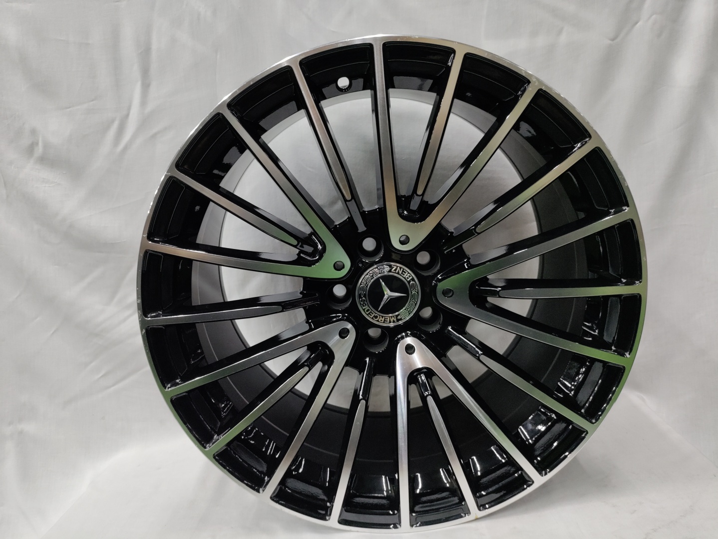 LKN Lkn816 8.5/9.5x20/5x112 D66.56 ET35.40 серебристый, черный
