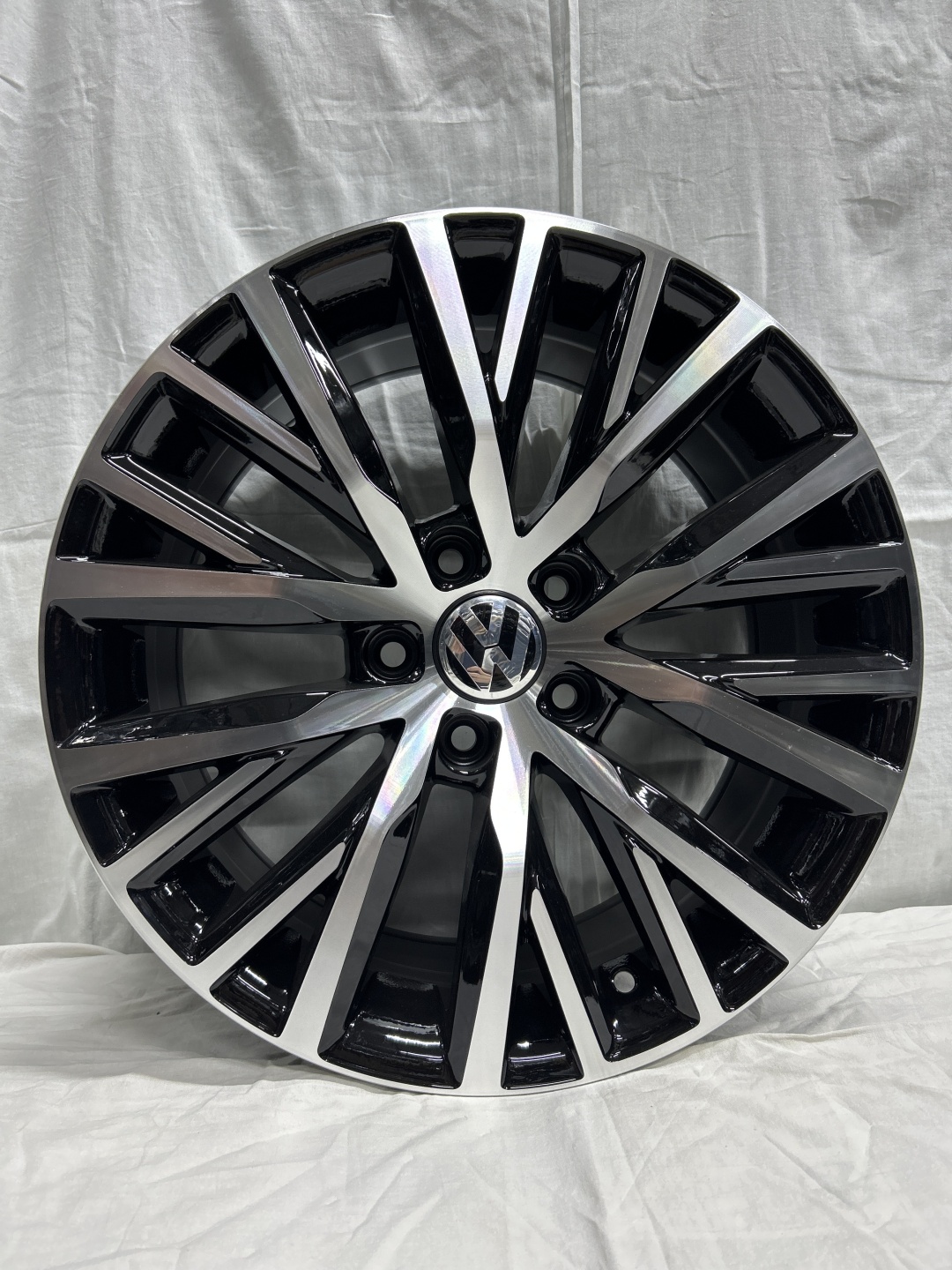 SSM 0980 8x17/5x112 D57.1 ET41 черный, серебристый