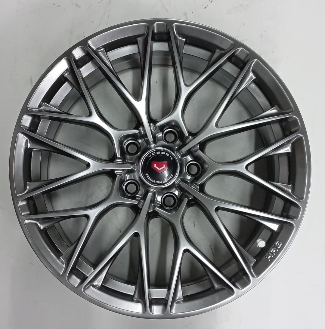Vossen 088 7.5x17/5x114.3 D67.1 ET35 4 диска графит