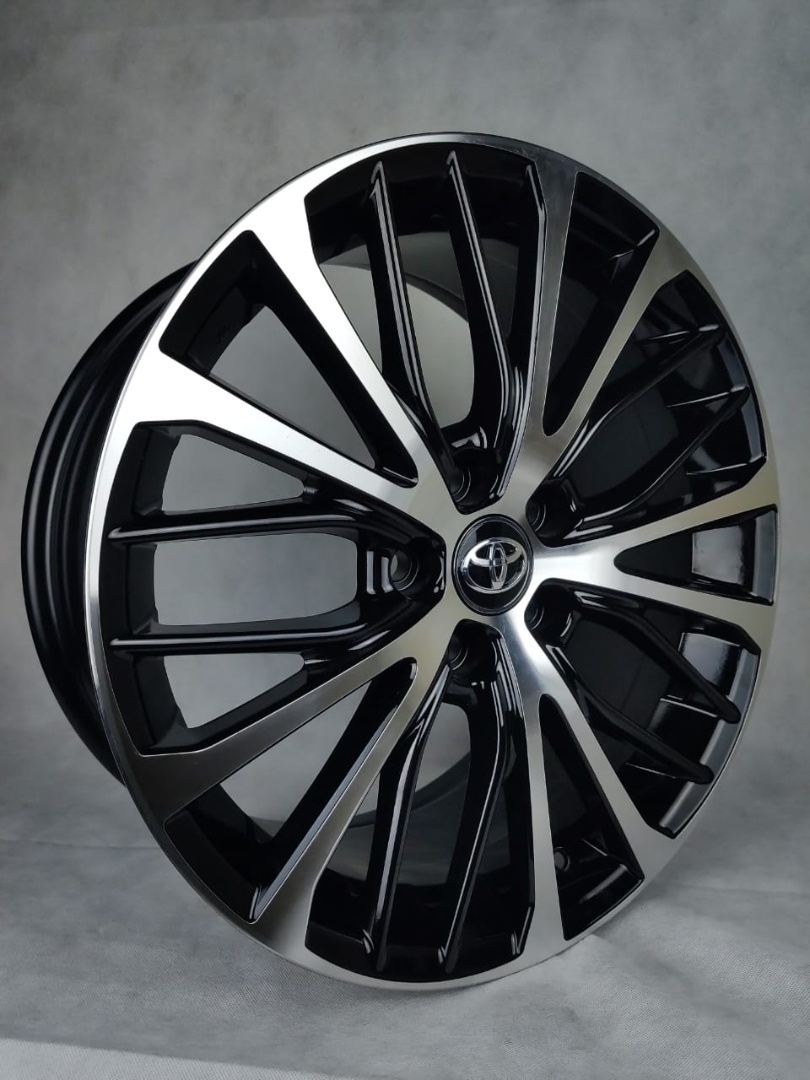 Replica SS4 8x18/5x114.3 D60.1 ET45 черный, серебристый