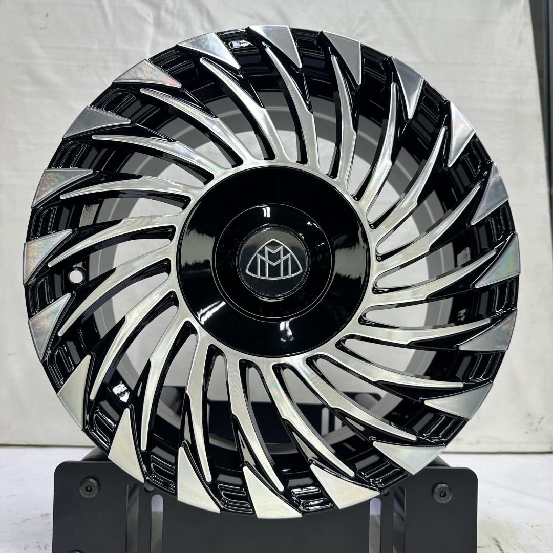 RNO QC1298 6.5x15/4x100 D67.1 ET35 4 диска черный, серебристый