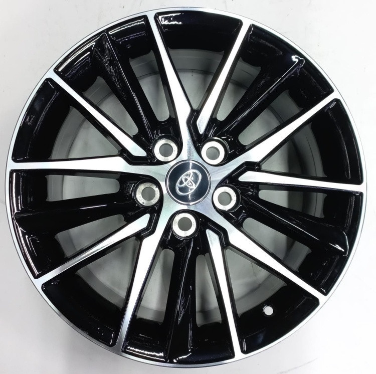Wheels 893 7.5x17/5x114.3 D60.1 ET45 серебристый, черный