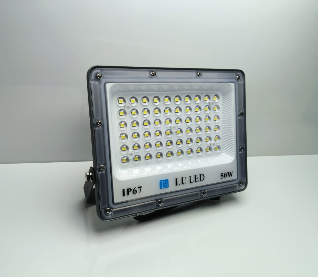 Прожектор на дуге крепления LU LED 50 Вт, холодный белый