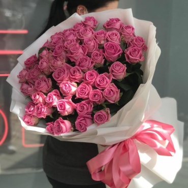 Bestflowers моно-букет в оформлении роза 51 шт 50 см