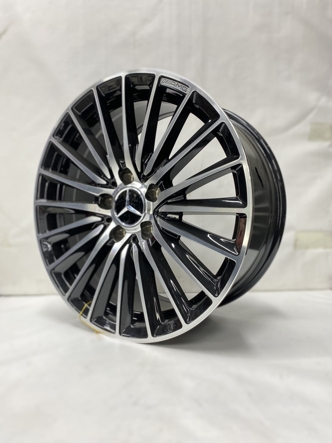 RNO 5909 8x18/5x112 D66.6 ET35 серебристый, черный