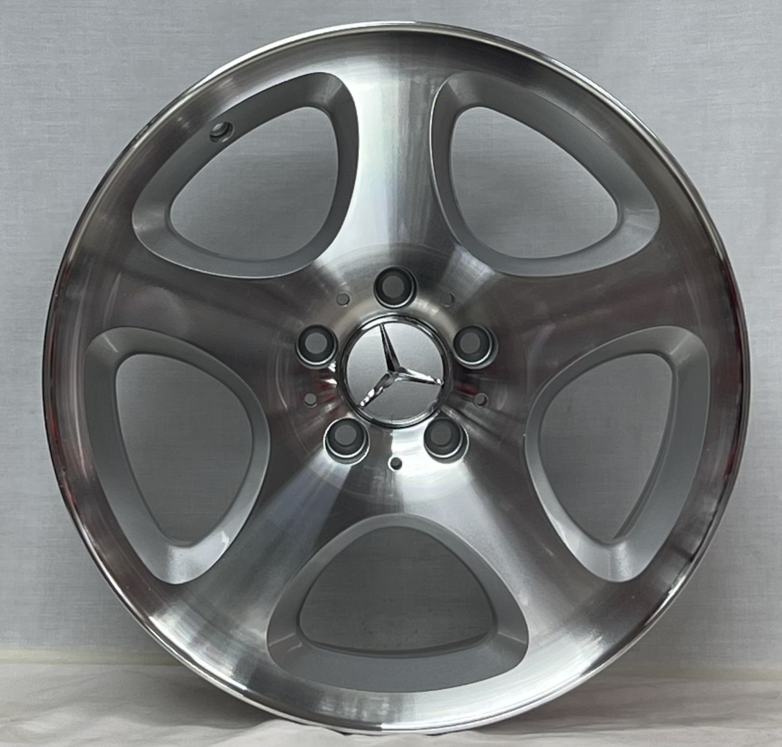 Wheels 331 8x17/5x112 D66.6 ET35 4 диска серебристый
