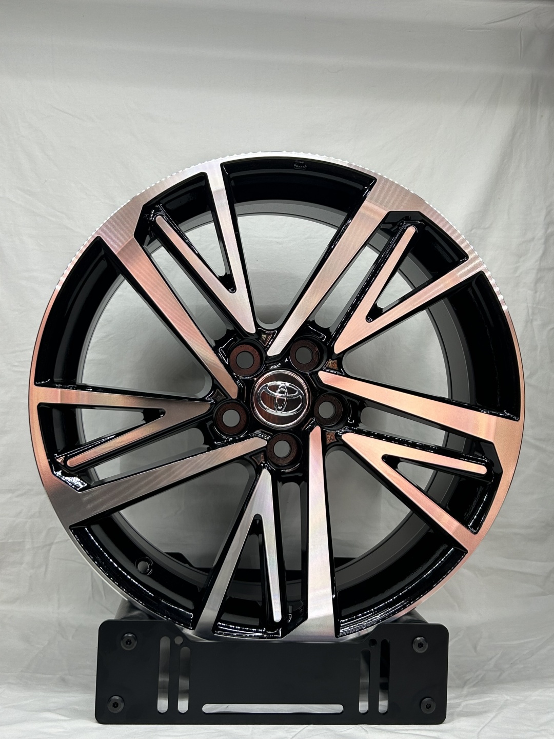 LKN Lkn234 8x19/5x114.3 D60.1 ET40 4 диска черный, серебристый