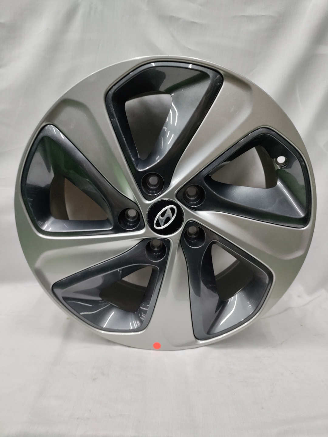 LKN Lkn574 7x17/5x114.3 D67.1 ET50 графит, серебристый