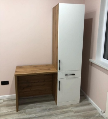 Стол компьютерный с надстройкой Lana Mebel Модерн, 150х40x210 см, белый, коричневый