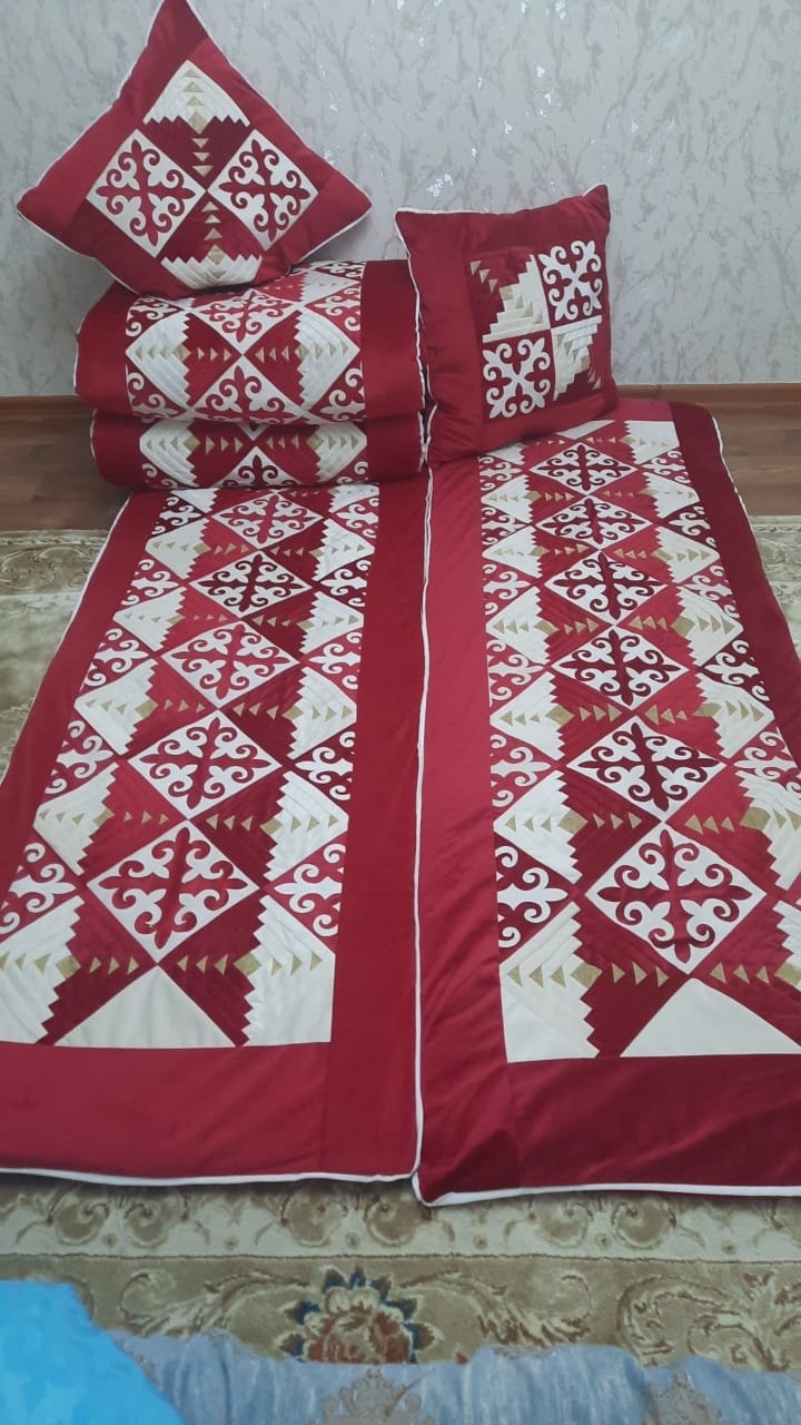 Сарқыт апаның көрпелері комплект корпе с подушками 220x80 см, вата, синтепон, красный