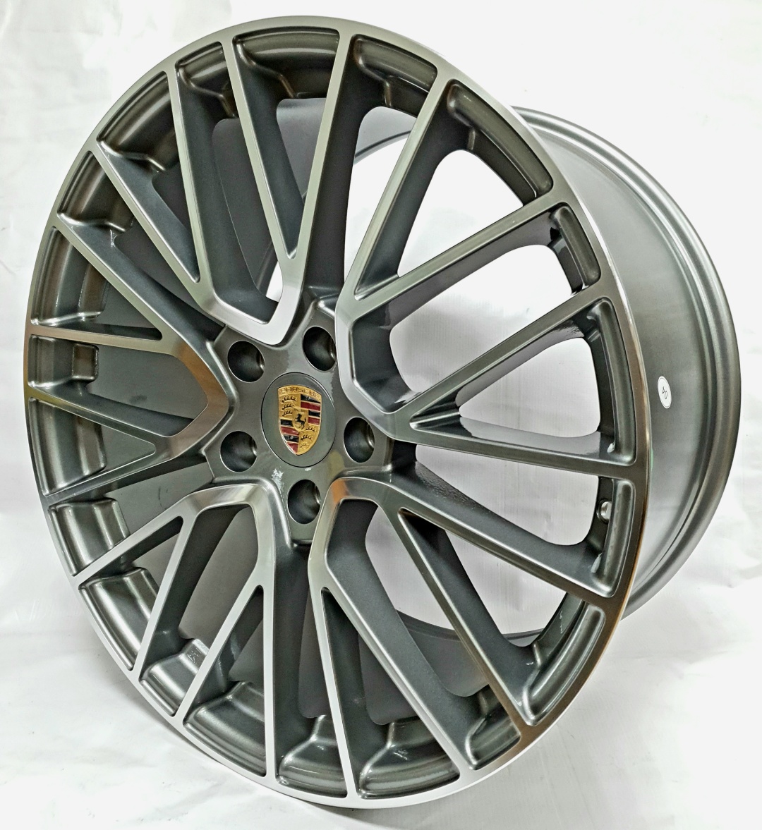 Porsche 1931 10/11x21/5x130 D71.6 ET46 серый