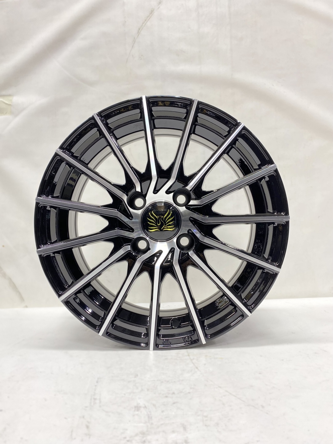 RNO YL2852 6x14/4x100 D67.1 ET35 4 диска черный, серый
