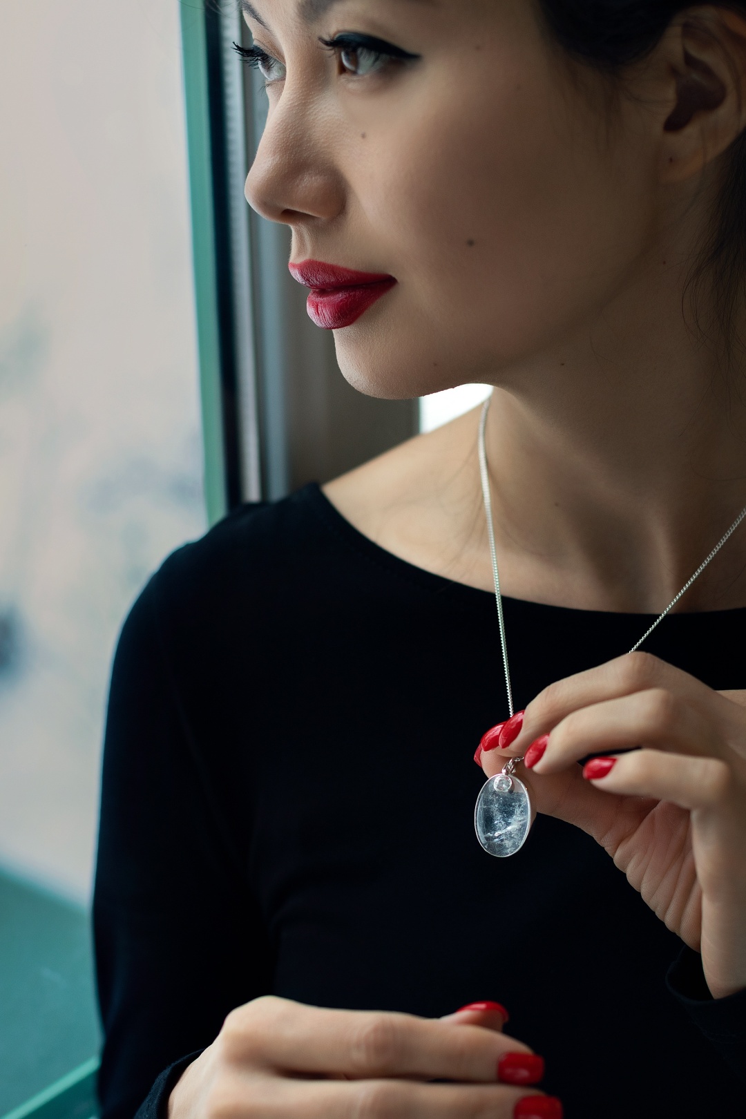 Колье GLAMSTONE 75346898875 длина 45 см вес 15 г серебро, топаз, горный хрусталь