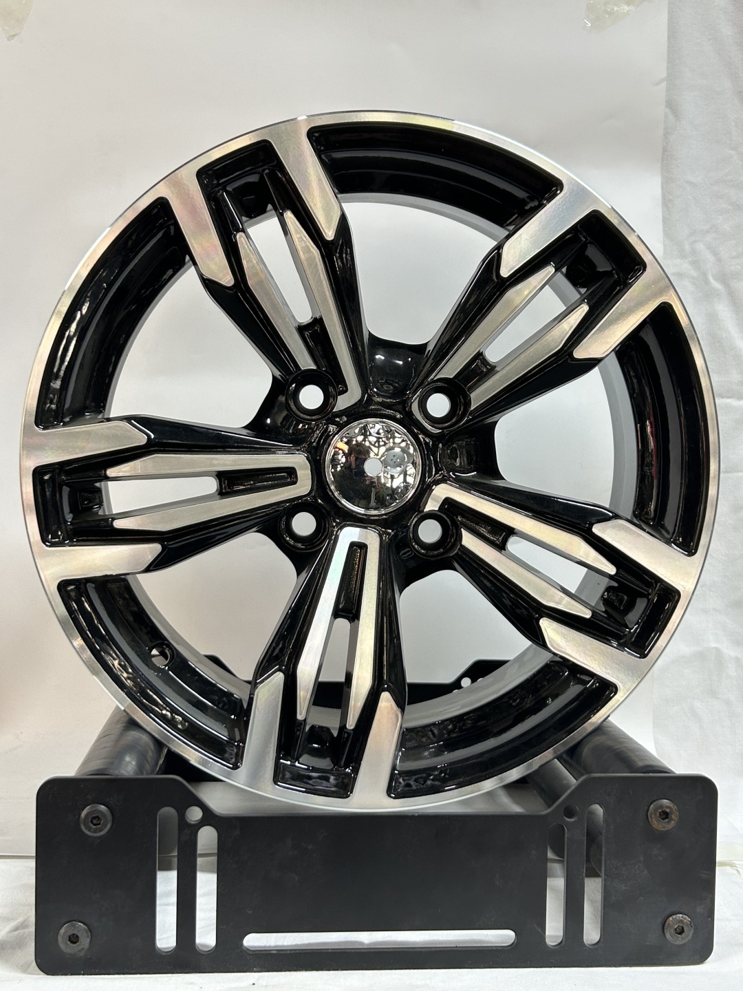LKN Lkn45678 6.5x15/4x114.3 D67.1 ET35 4 диска черный, серебристый