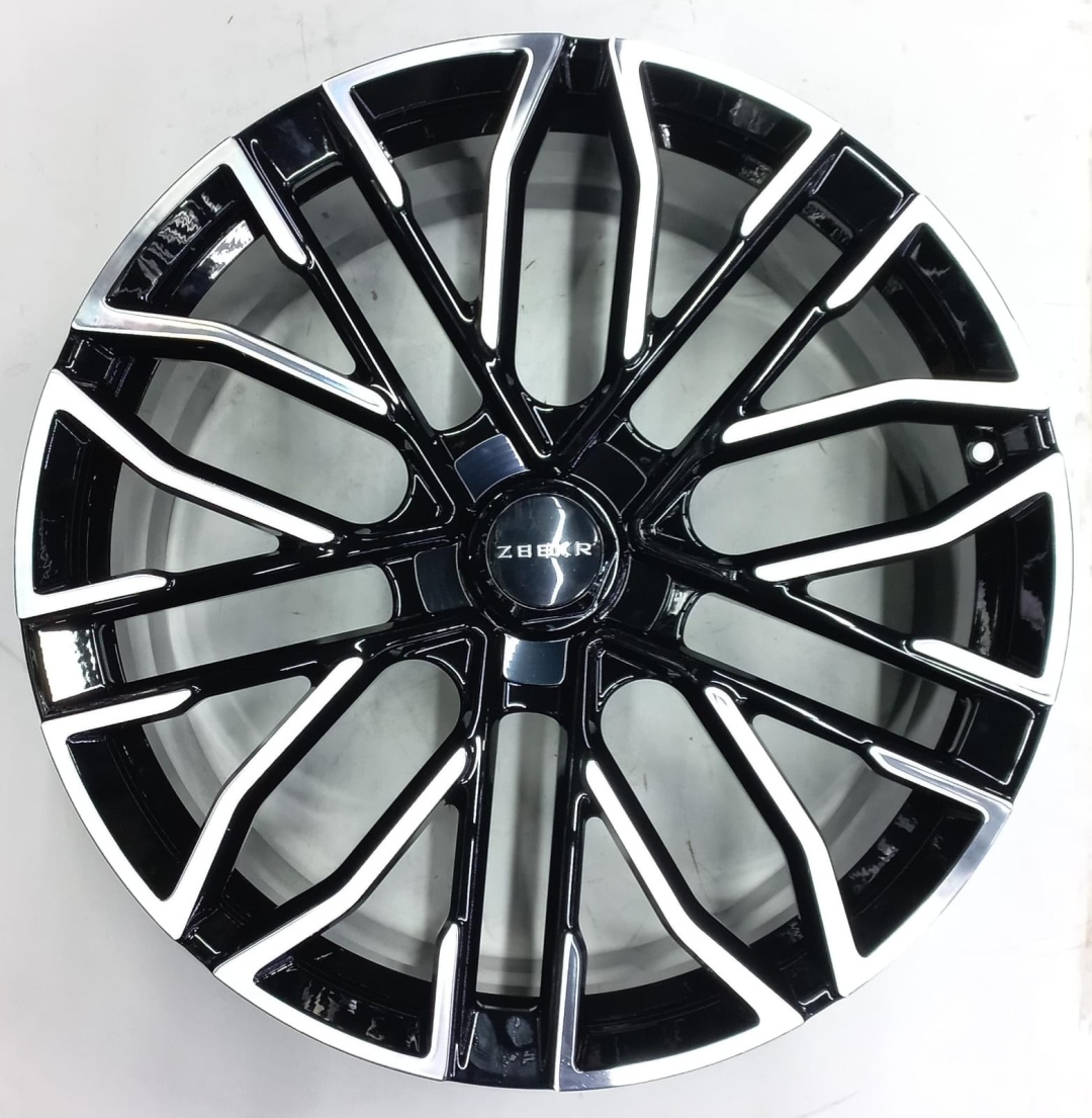 Zeekr 6061 9.5x22/5x108 D63.4 ET35 черный, серебристый