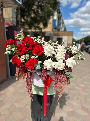 Podarkoff композиция с открыткой роза, амарант 17 шт 60 см