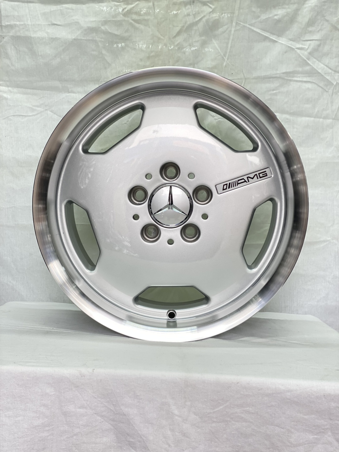 Mercedes-Benz 0632S 8x16/5x112 D66.6 ET30 серебристый
