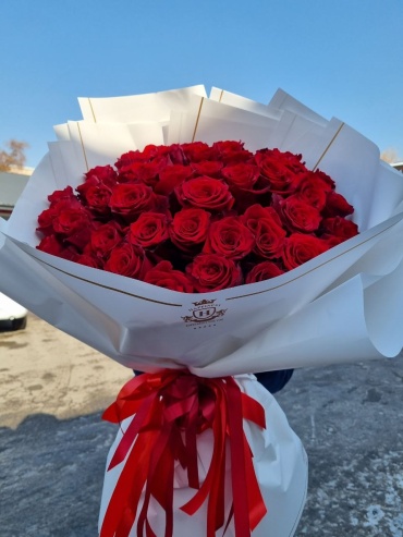 Bestflowers моно-букет в оформлении роза 51 шт 100 см