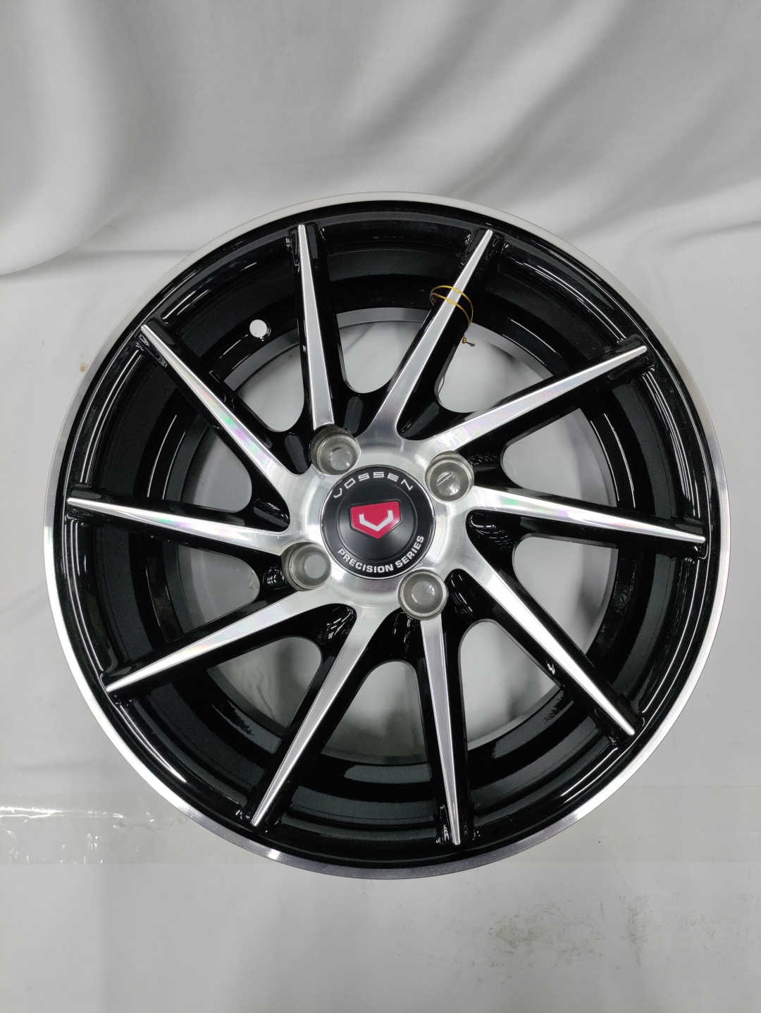 LKN 3331 6x14/4x100 D67.1 ET35 серебристый, черный