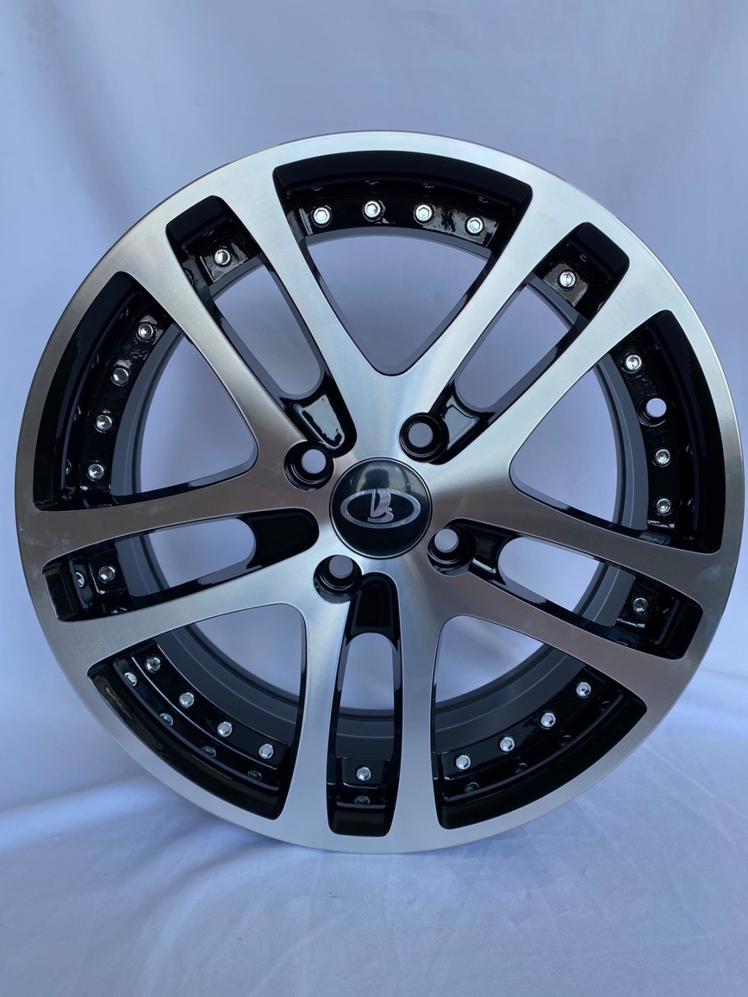 DNS H924 6x15/4x98 D58.6 ET35 черный, серебристый