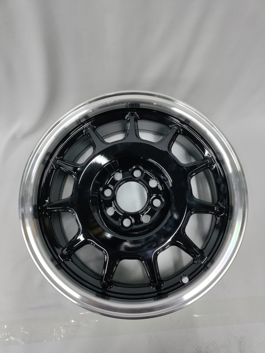 LKN 5334 6.5x15/4x100 D73.1 ET40 серебристый, черный