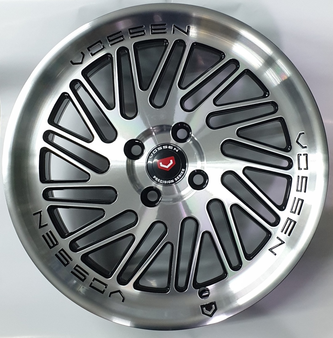 Vossen U765 7x16/4x100 D67.1 ET35 серебристый, черный