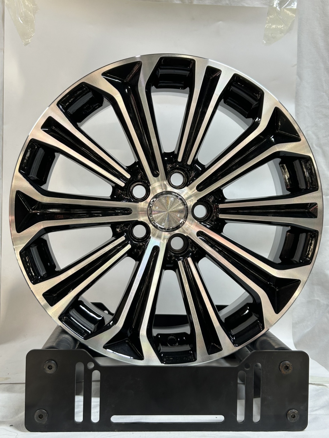 LKN Lkn202406 6.5x16/5x100 D67.1 ET35 4 диска черный, серебристый
