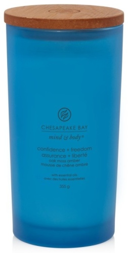 Ароматическая свеча Chesapeake Bay CONFIDENCE & FREEDOM 15 см, 1 шт