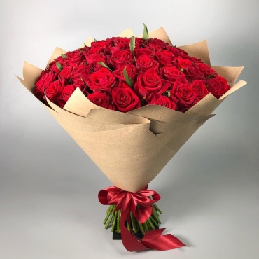 Bestflowers моно-букет в оформлении роза 51 шт 50 см